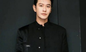 “黄晓明的打字速度”冲上热搜！单指敲键盘，称“比拍戏难”，网友调侃：10年都写不完论文